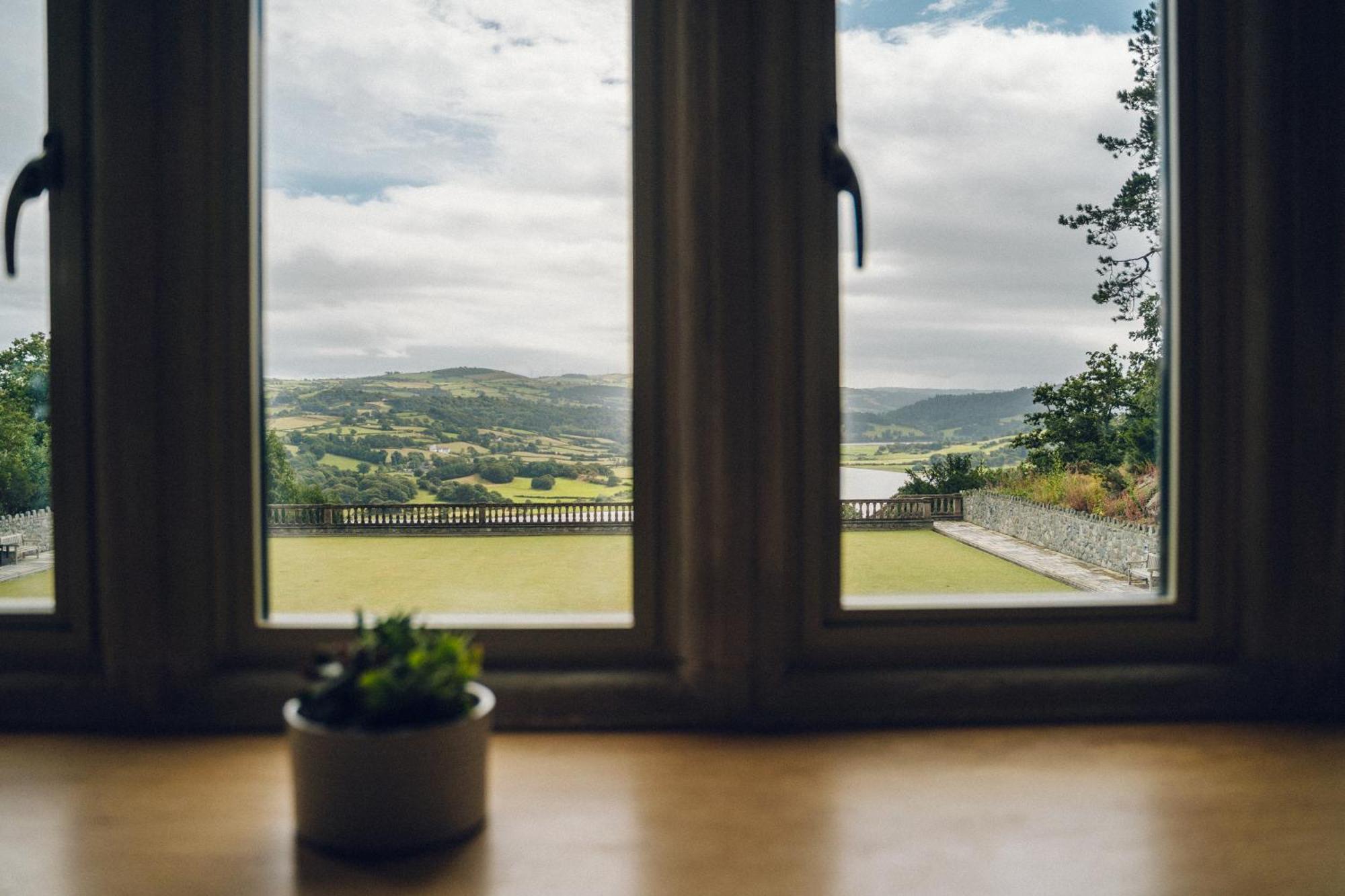 The Manor Boutique Hotel Restaurant And Bar Conwy Exterior photo